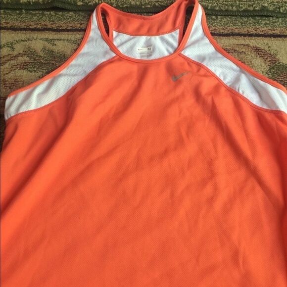 Women's Nike tank size medium - Picture 1 of 5